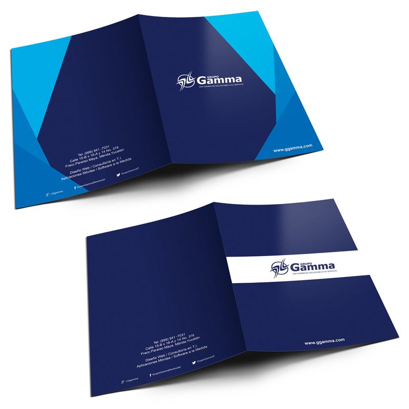 Carpeta azul abierta, con bolsillo interior